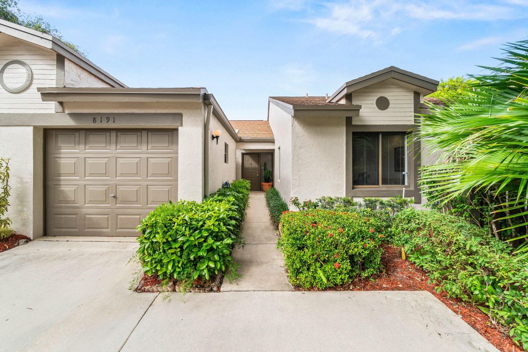 For Sale: $379,000 (2 beds, 2 baths, 1310 Square Feet)