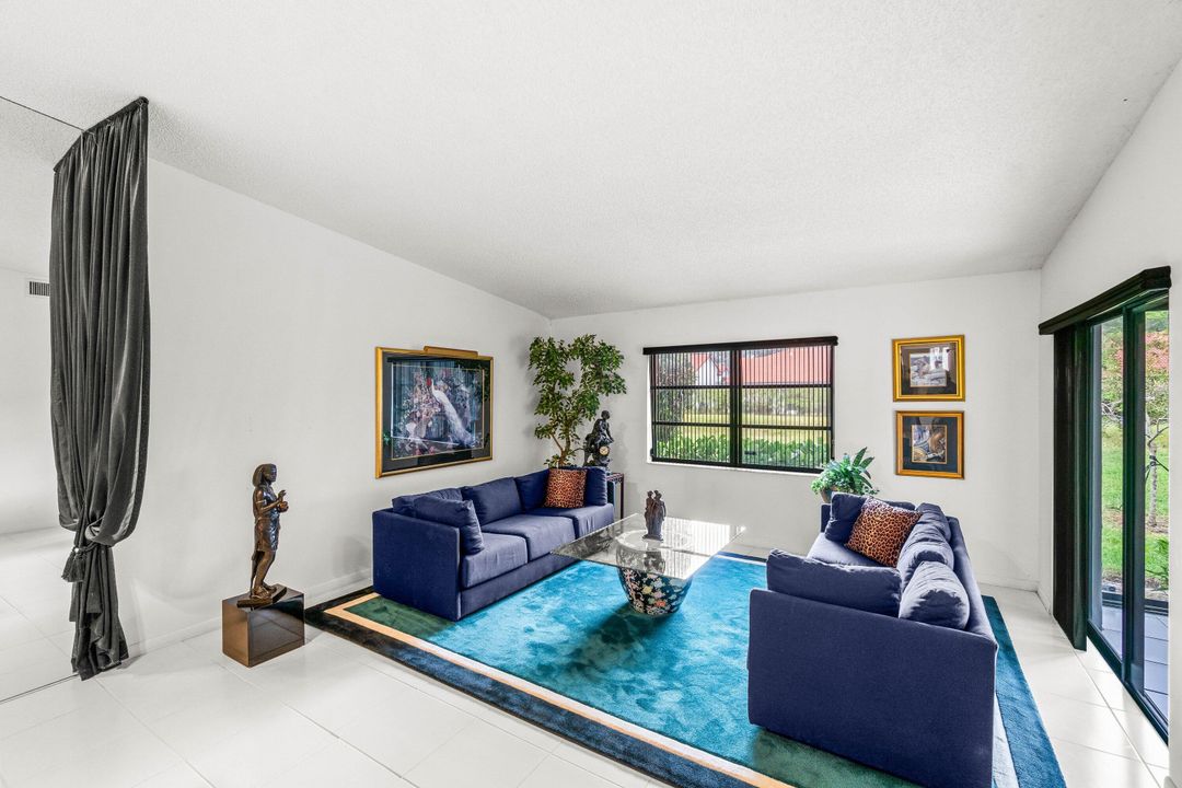 For Sale: $379,000 (2 beds, 2 baths, 1310 Square Feet)