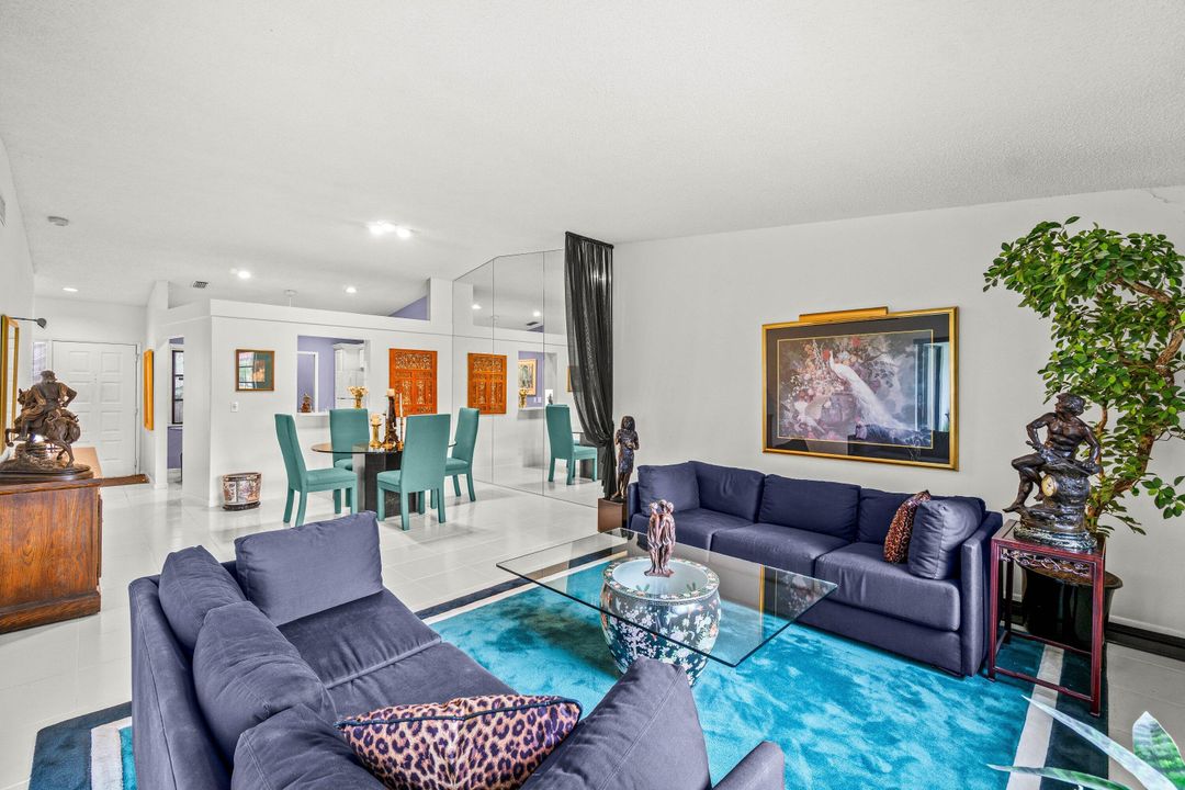 For Sale: $379,000 (2 beds, 2 baths, 1310 Square Feet)