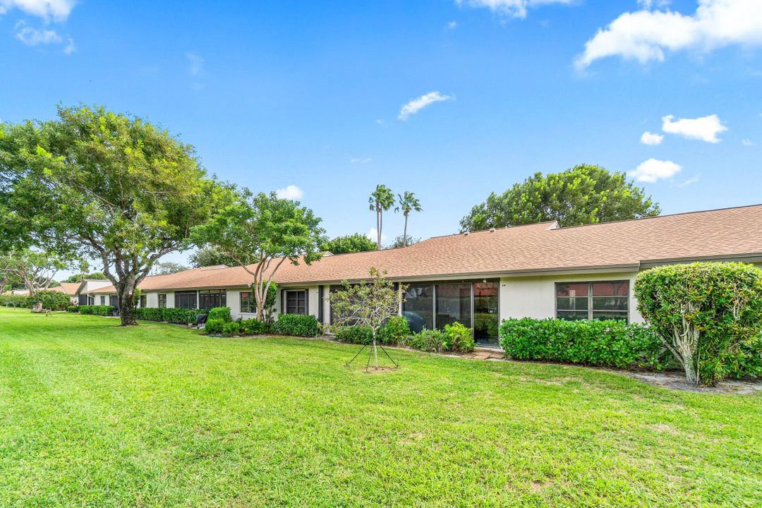 For Sale: $379,000 (2 beds, 2 baths, 1310 Square Feet)