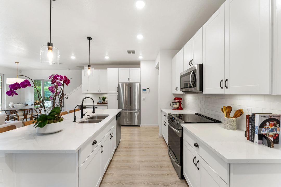 For Sale: $574,000 (3 beds, 2 baths, 1758 Square Feet)