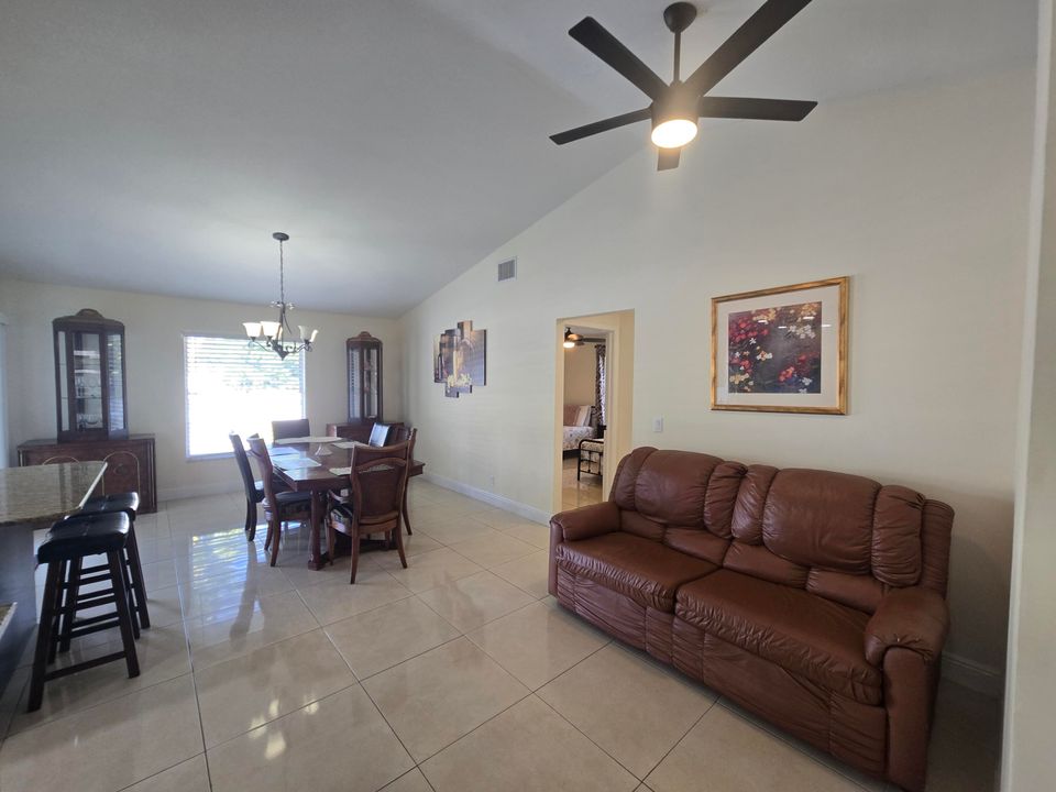 For Sale: $600,000 (3 beds, 2 baths, 1643 Square Feet)
