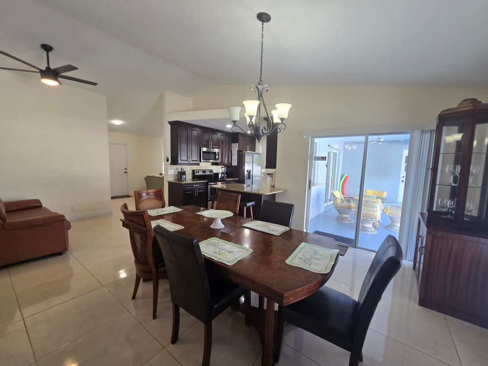 For Sale: $600,000 (3 beds, 2 baths, 1643 Square Feet)