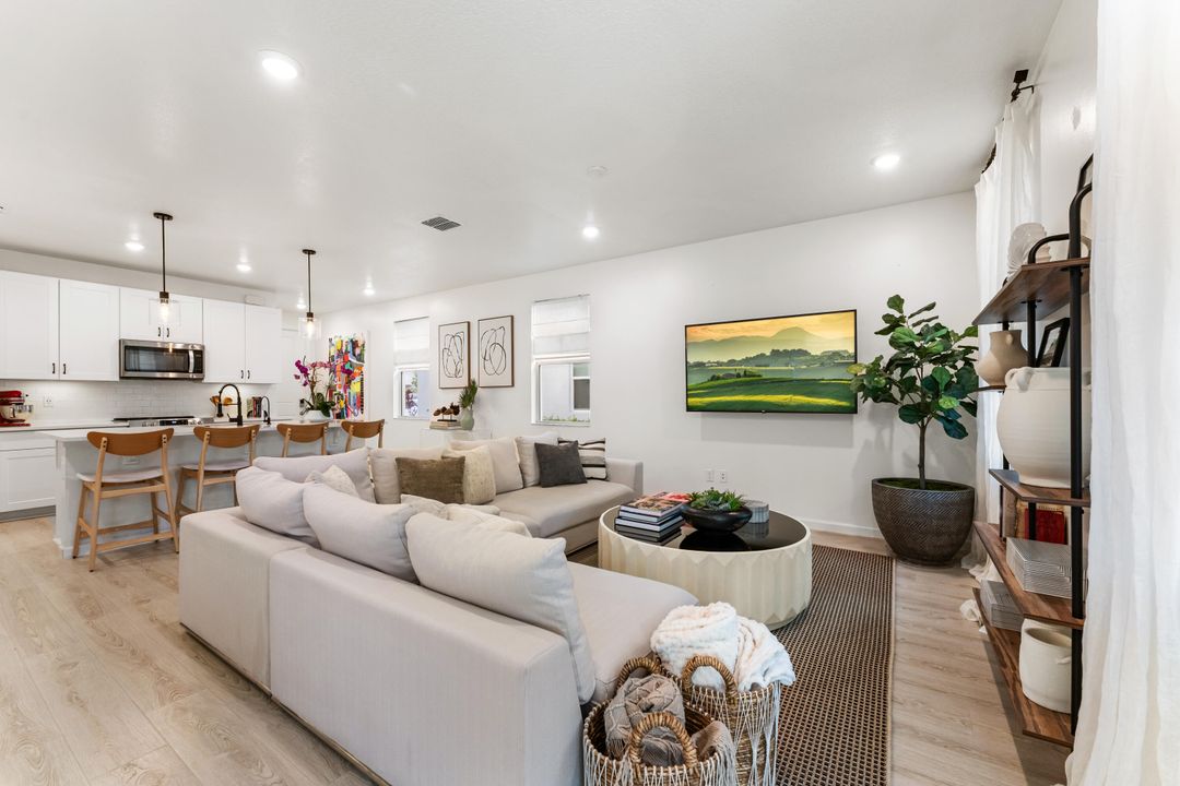 For Sale: $574,000 (3 beds, 2 baths, 1758 Square Feet)