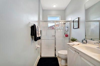 Activo con contrato: $849,000 (4 camas, 3 baños, 3430 Pies cuadrados)