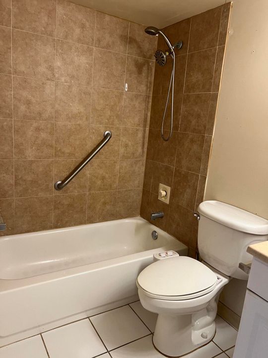 For Sale: $210,000 (1 beds, 1 baths, 780 Square Feet)