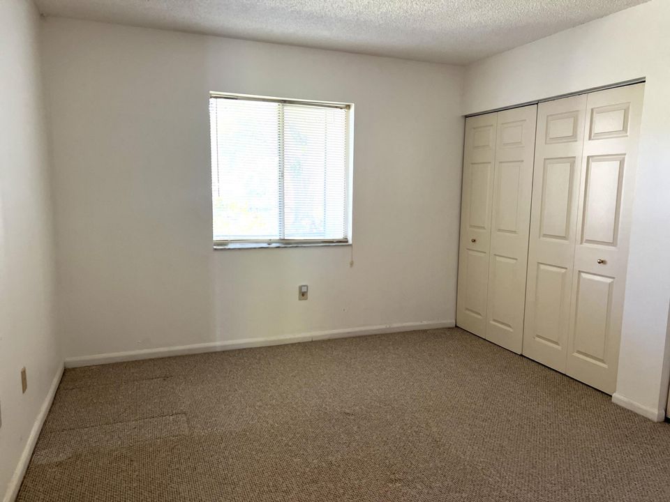 For Sale: $210,000 (1 beds, 1 baths, 780 Square Feet)