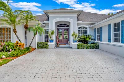 Activo con contrato: $849,000 (4 camas, 3 baños, 3430 Pies cuadrados)