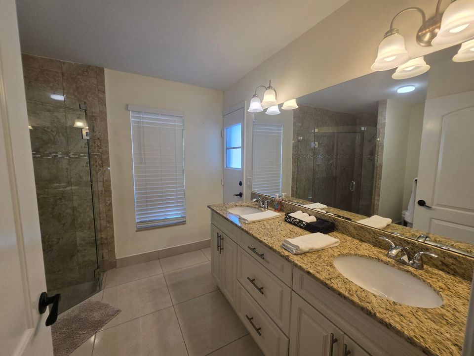 For Sale: $600,000 (3 beds, 2 baths, 1643 Square Feet)