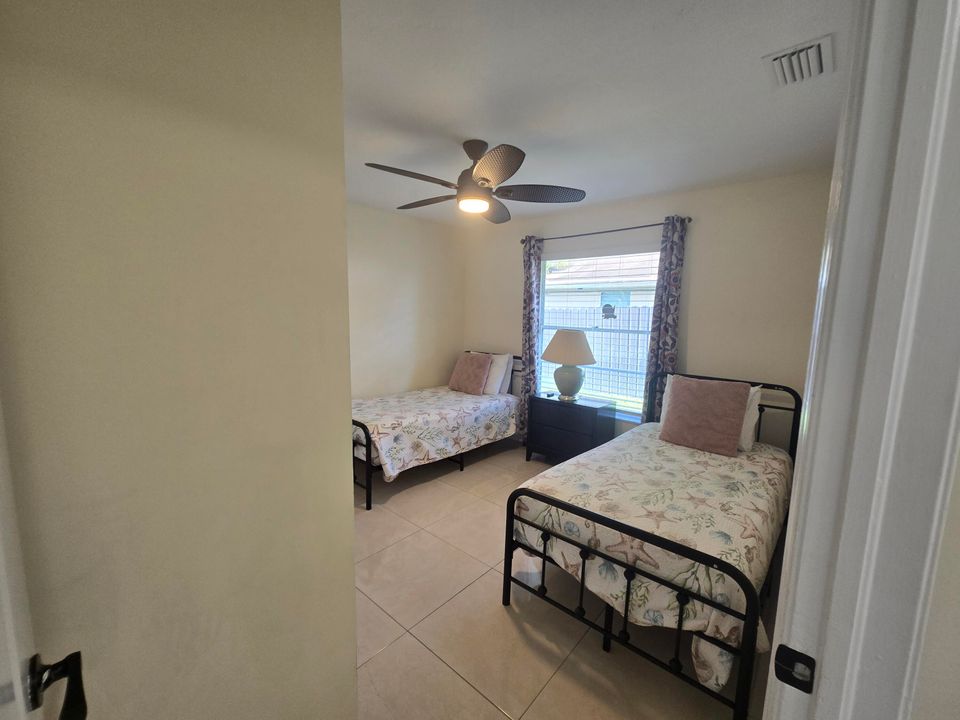 For Sale: $600,000 (3 beds, 2 baths, 1643 Square Feet)