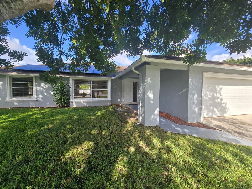 For Sale: $600,000 (3 beds, 2 baths, 1643 Square Feet)