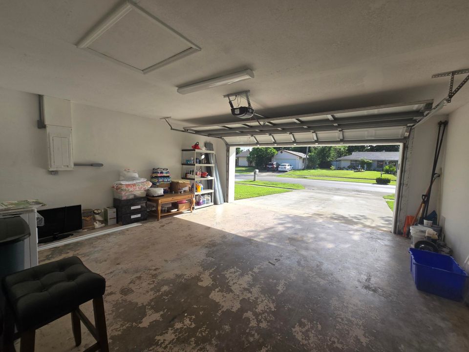 For Sale: $600,000 (3 beds, 2 baths, 1643 Square Feet)