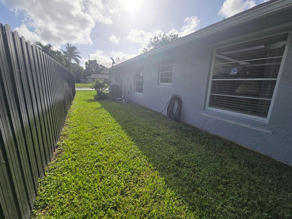 For Sale: $600,000 (3 beds, 2 baths, 1643 Square Feet)