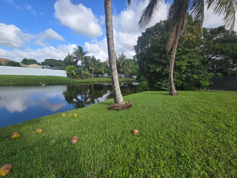 For Sale: $600,000 (3 beds, 2 baths, 1643 Square Feet)