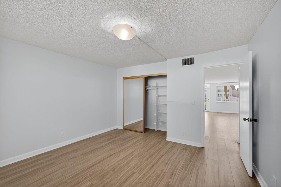 На продажу: $289,000 (1 спален, 1 ванн, 720 Квадратных фут)