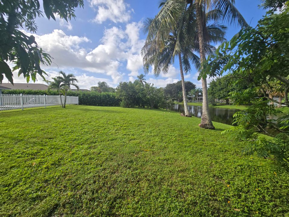 For Sale: $600,000 (3 beds, 2 baths, 1643 Square Feet)