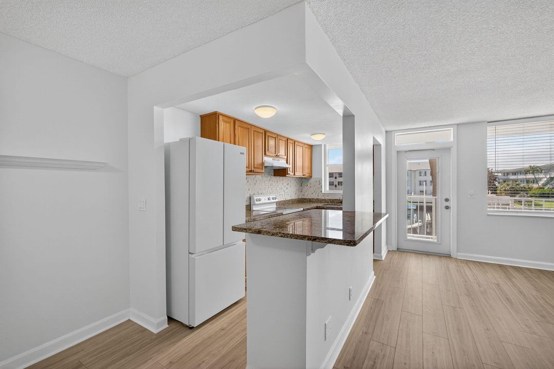 На продажу: $289,000 (1 спален, 1 ванн, 720 Квадратных фут)