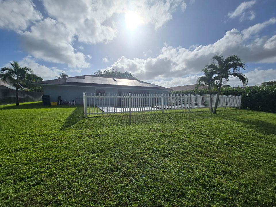 For Sale: $600,000 (3 beds, 2 baths, 1643 Square Feet)