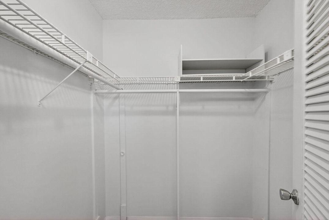 На продажу: $289,000 (1 спален, 1 ванн, 720 Квадратных фут)