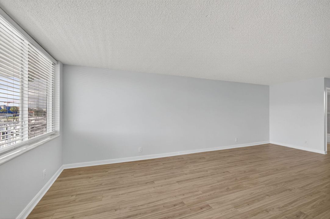 На продажу: $289,000 (1 спален, 1 ванн, 720 Квадратных фут)