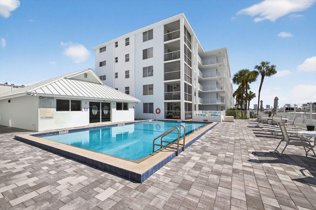 На продажу: $289,000 (1 спален, 1 ванн, 720 Квадратных фут)