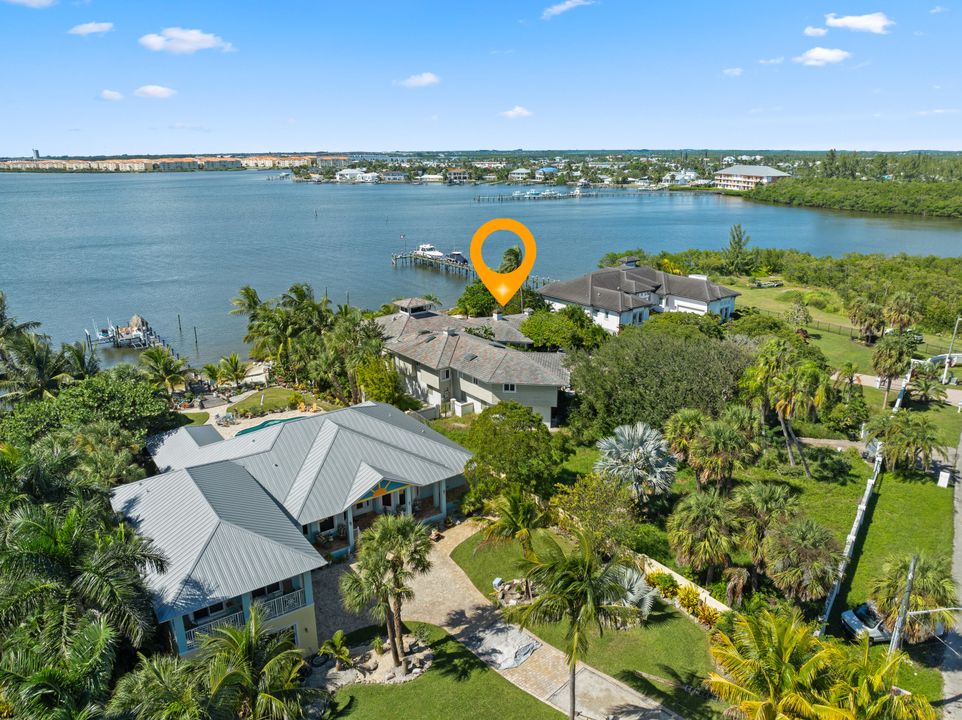 Activo con contrato: $1,890,000 (8 camas, 5 baños, 5943 Pies cuadrados)