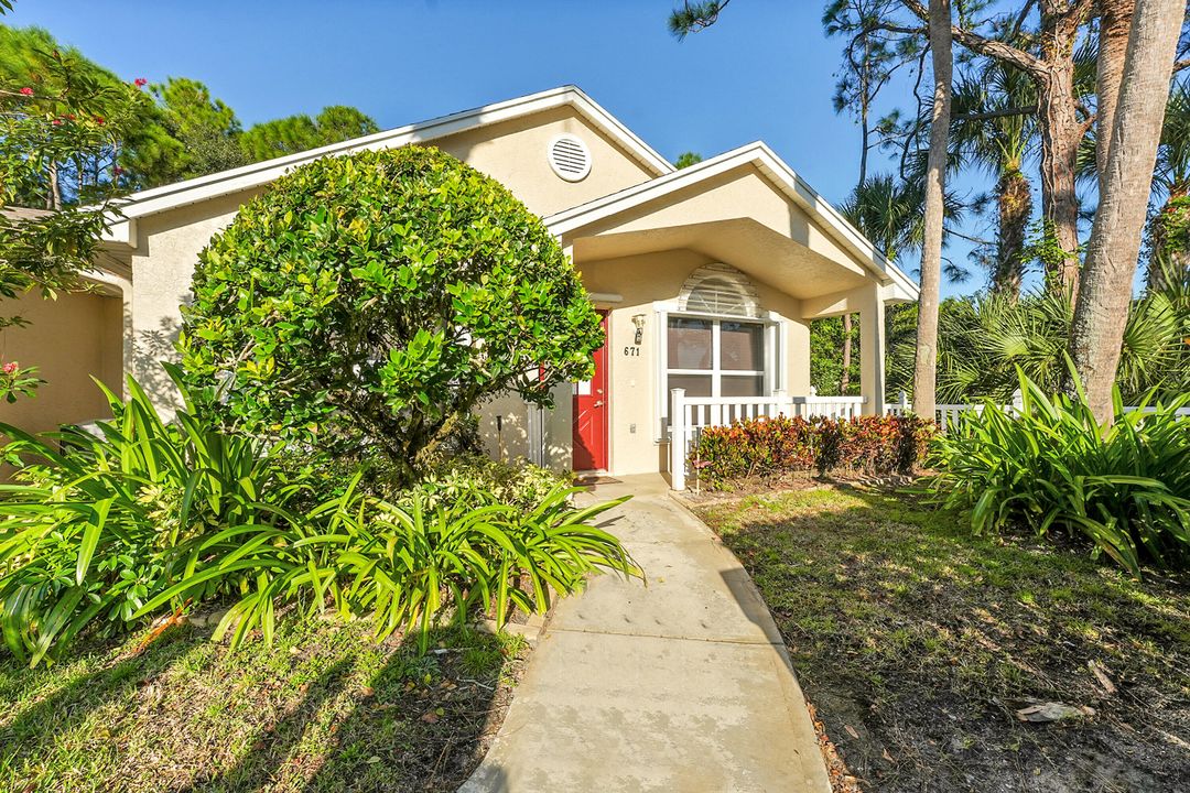 待售: $228,000 (2 贝兹, 2 浴室, 1217 平方英尺)