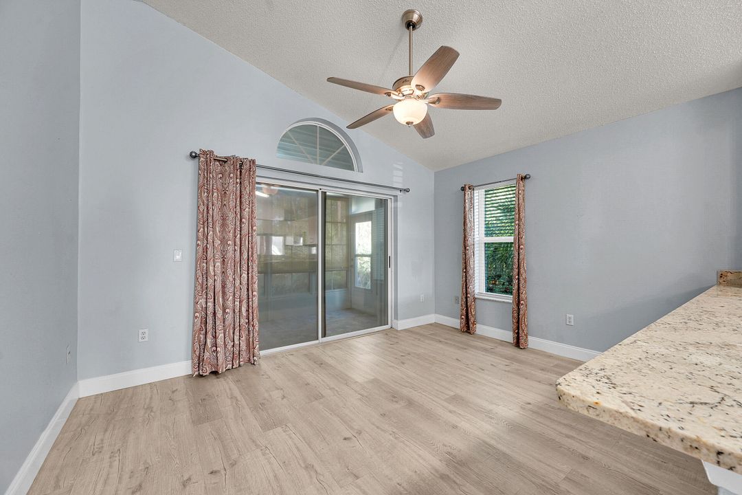 待售: $228,000 (2 贝兹, 2 浴室, 1217 平方英尺)