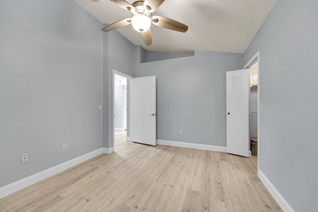 待售: $228,000 (2 贝兹, 2 浴室, 1217 平方英尺)