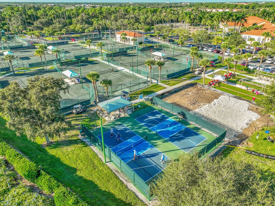 待售: $228,000 (2 贝兹, 2 浴室, 1217 平方英尺)