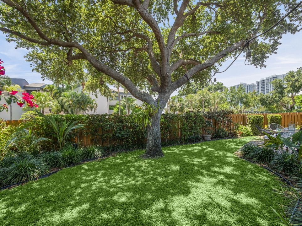 Active With Contract: $765,000 (2 beds, 2 baths, 1841 Square Feet)