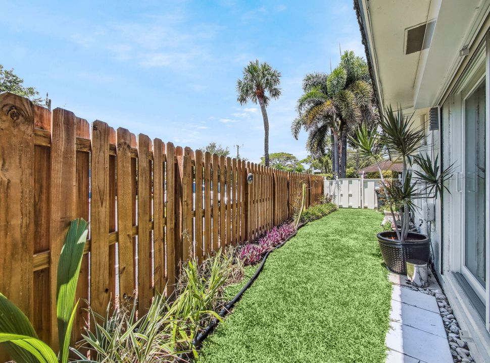 Active With Contract: $765,000 (2 beds, 2 baths, 1841 Square Feet)