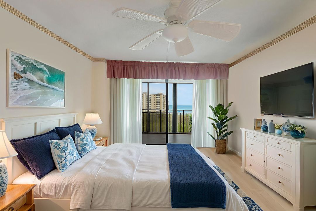 For Sale: $550,000 (1 beds, 1 baths, 987 Square Feet)