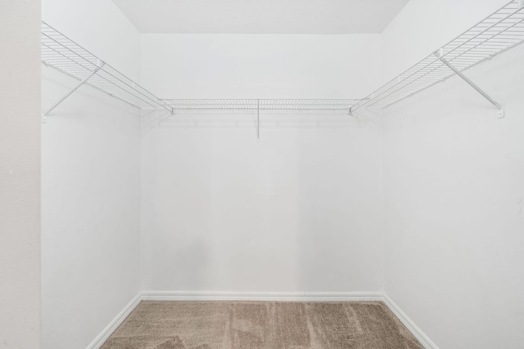 For Sale: $170,000 (1 beds, 1 baths, 760 Square Feet)