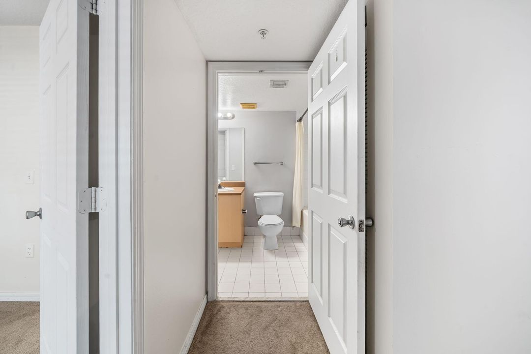 For Sale: $170,000 (1 beds, 1 baths, 760 Square Feet)