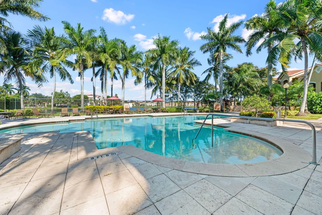 For Sale: $170,000 (1 beds, 1 baths, 760 Square Feet)