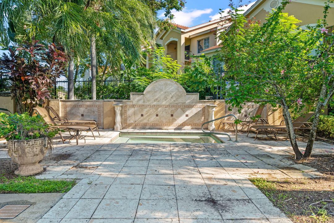 For Sale: $170,000 (1 beds, 1 baths, 760 Square Feet)