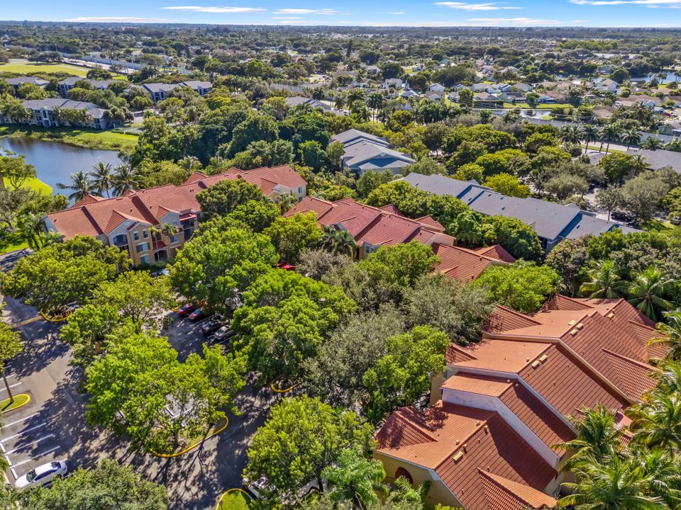 For Sale: $170,000 (1 beds, 1 baths, 760 Square Feet)