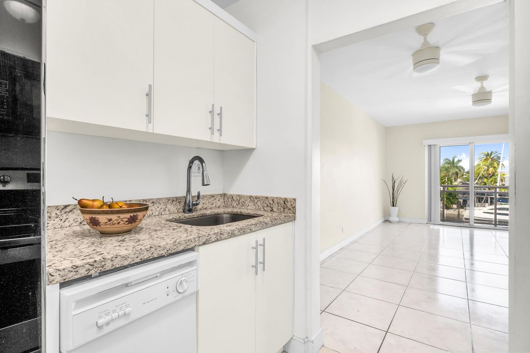 Под контрактом: $220,000 (1 спален, 1 ванн, 570 Квадратных фут)