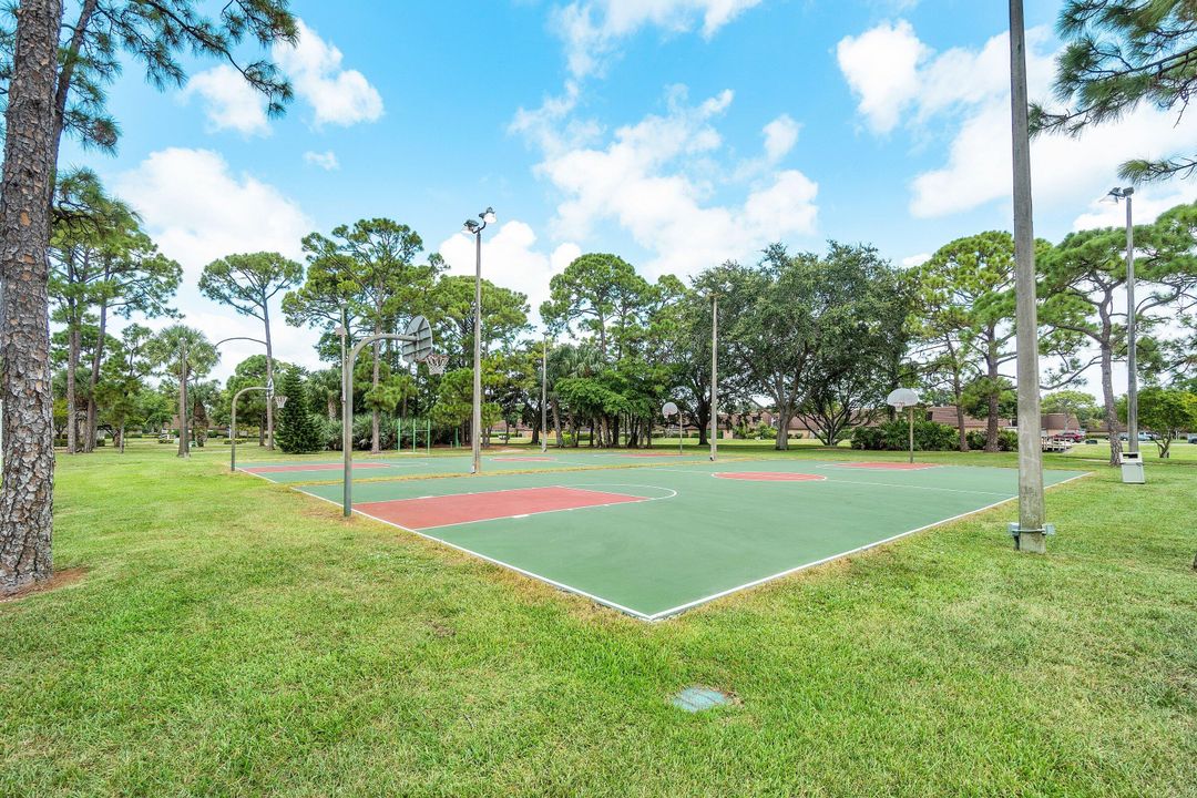 Active With Contract: $435,000 (2 beds, 2 baths, 1596 Square Feet)