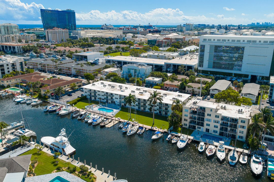 Под контрактом: $220,000 (1 спален, 1 ванн, 570 Квадратных фут)