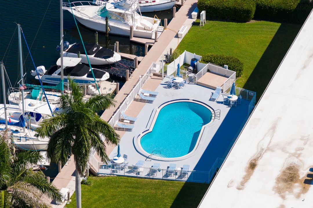 Под контрактом: $220,000 (1 спален, 1 ванн, 570 Квадратных фут)