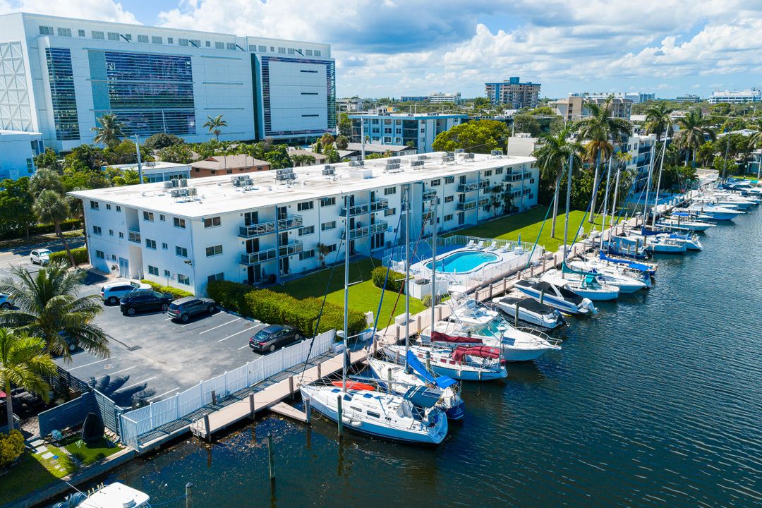 Под контрактом: $220,000 (1 спален, 1 ванн, 570 Квадратных фут)