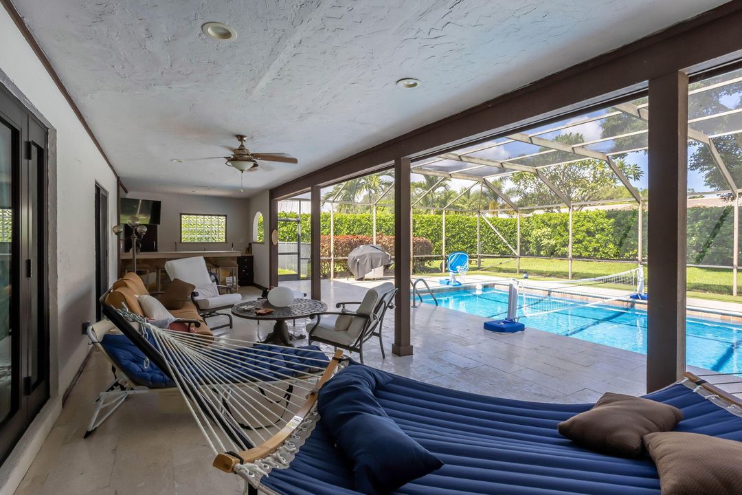 出租: $11,000 (4 贝兹, 3 浴室, 3837 平方英尺)