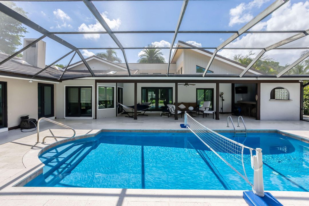 出租: $11,000 (4 贝兹, 3 浴室, 3837 平方英尺)