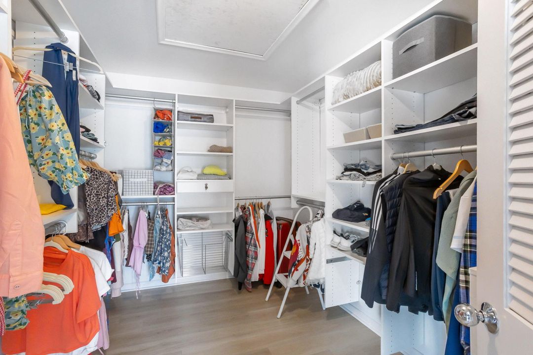 出租: $11,000 (4 贝兹, 3 浴室, 3837 平方英尺)