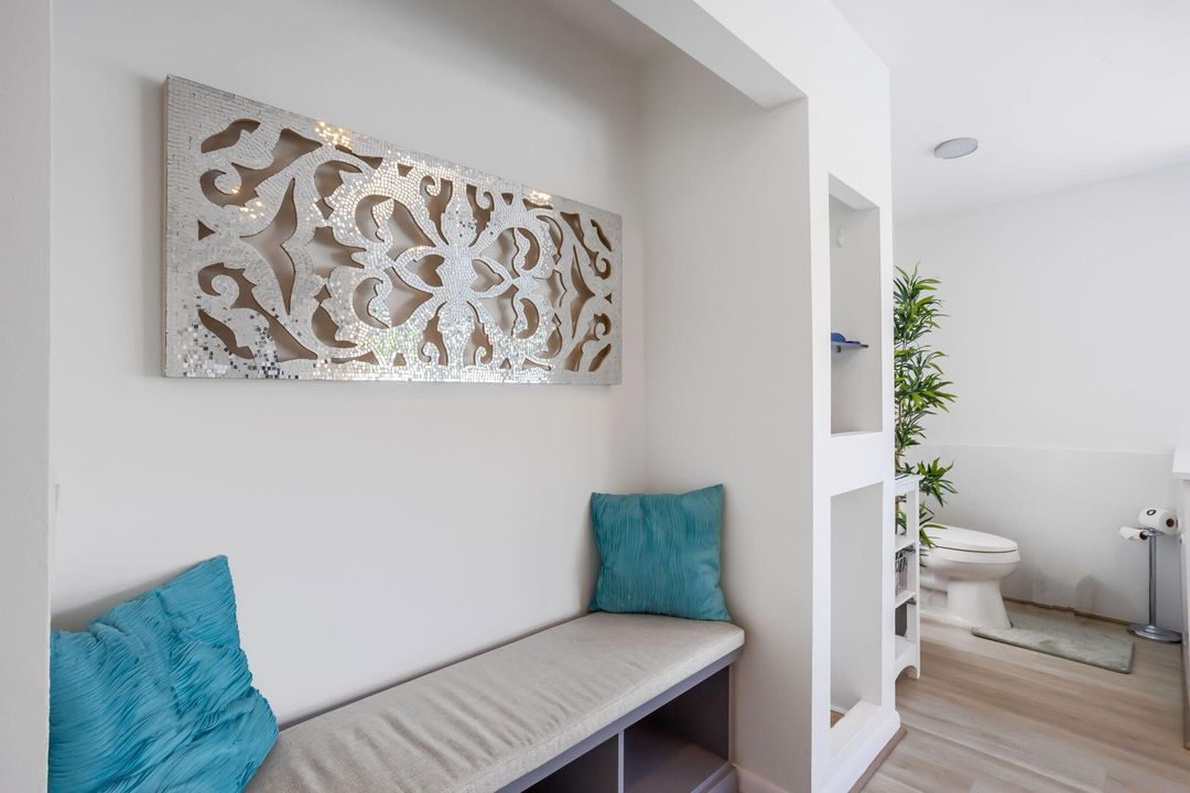 出租: $11,000 (4 贝兹, 3 浴室, 3837 平方英尺)