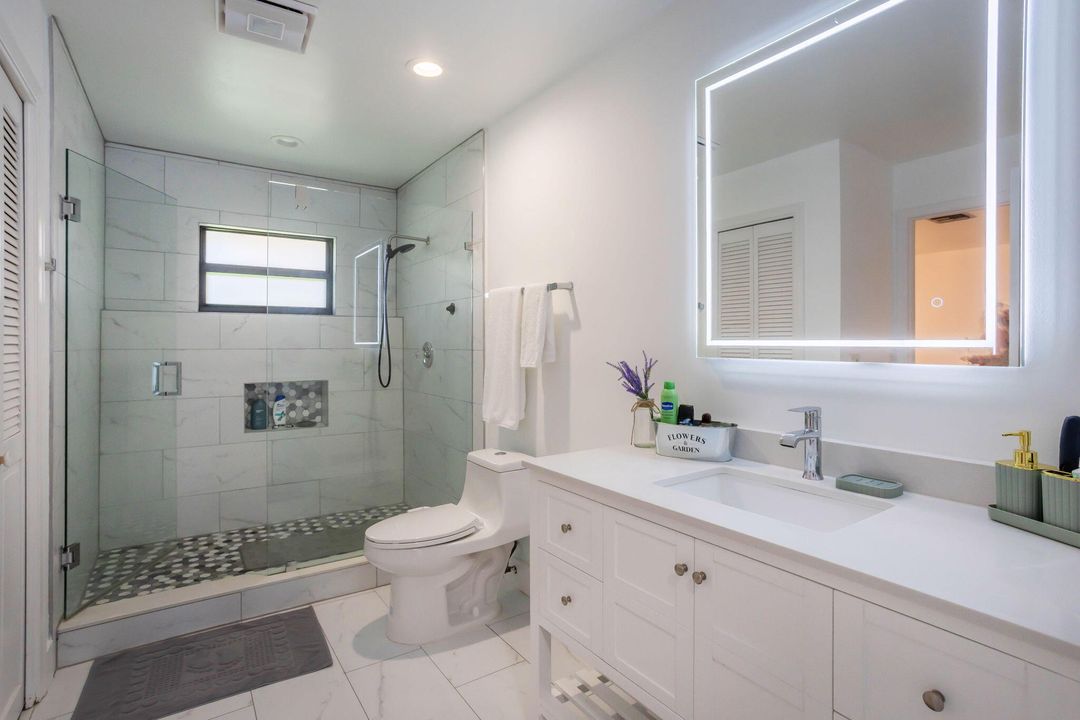 出租: $11,000 (4 贝兹, 3 浴室, 3837 平方英尺)