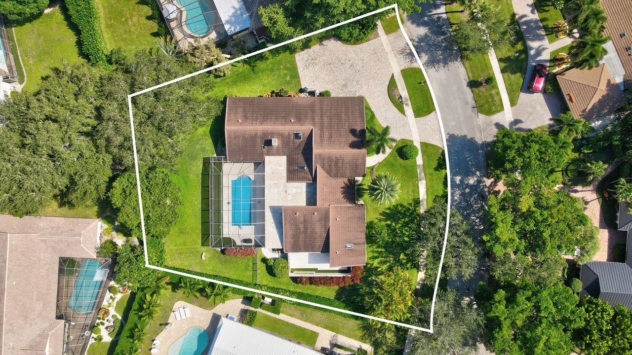 出租: $11,000 (4 贝兹, 3 浴室, 3837 平方英尺)