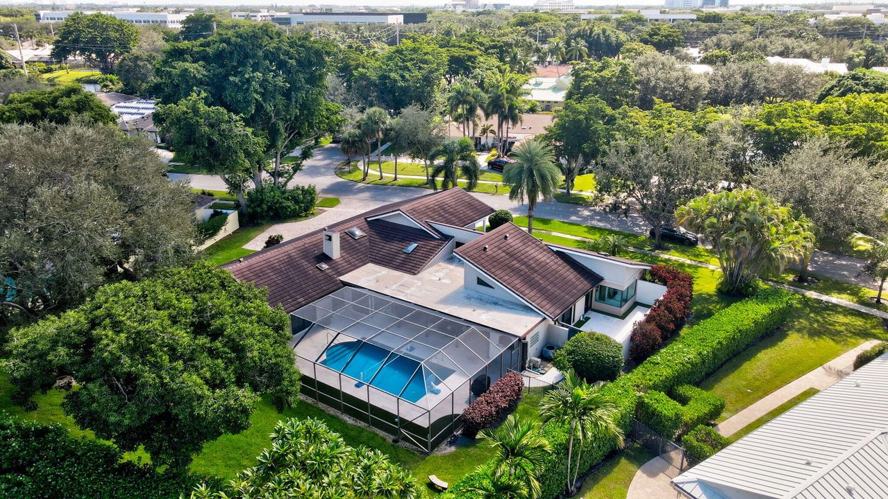 出租: $11,000 (4 贝兹, 3 浴室, 3837 平方英尺)